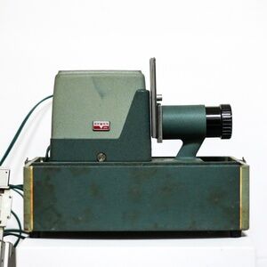 vintage ARGUS DIA PROJECTOR 300 model